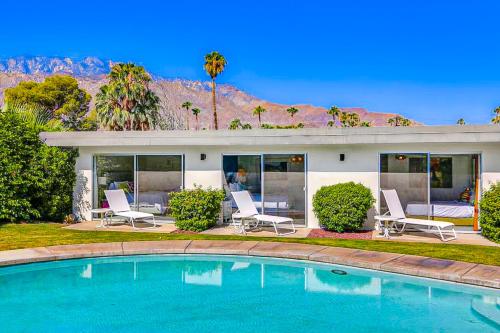 Popular attractions Area Nearby Property